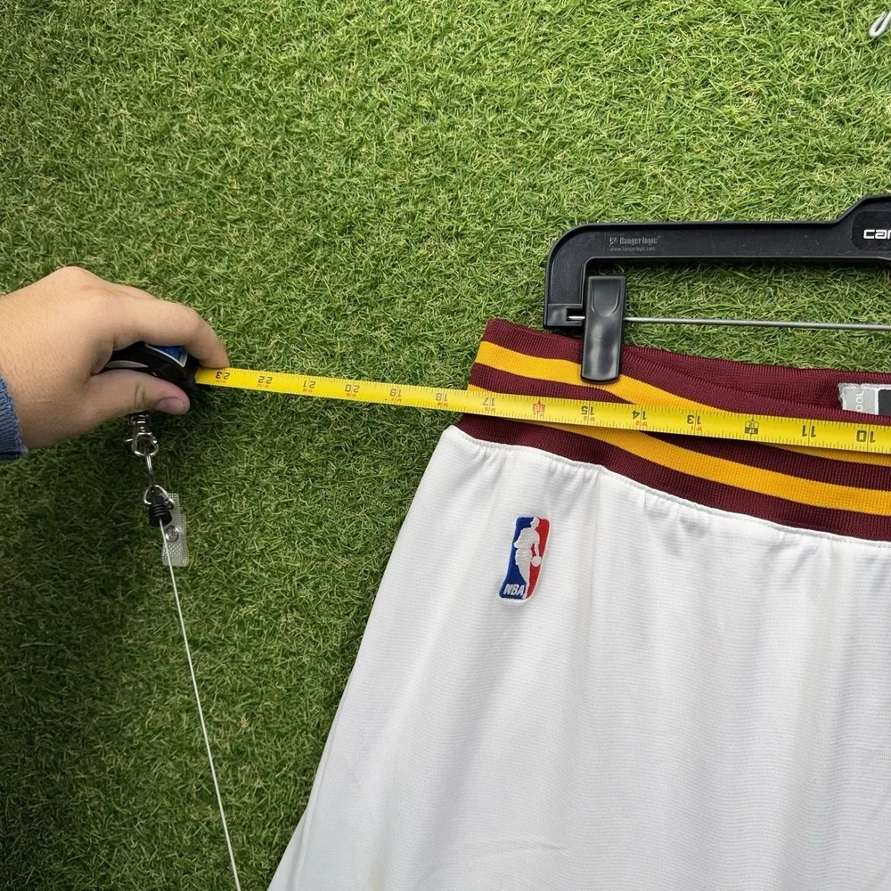 Adidas Cleveland Cavaliers Shorts Mens 2XL Rev 30 Authentic White Sports NBA